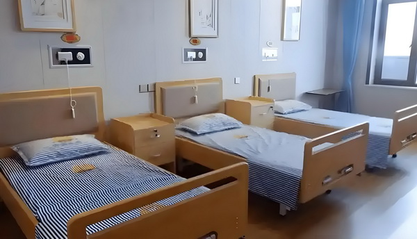 多少分才可以入深户_黄奕女儿不读书想去韩国当练习生,颜值是硬伤 不仅做宣合影拿着传